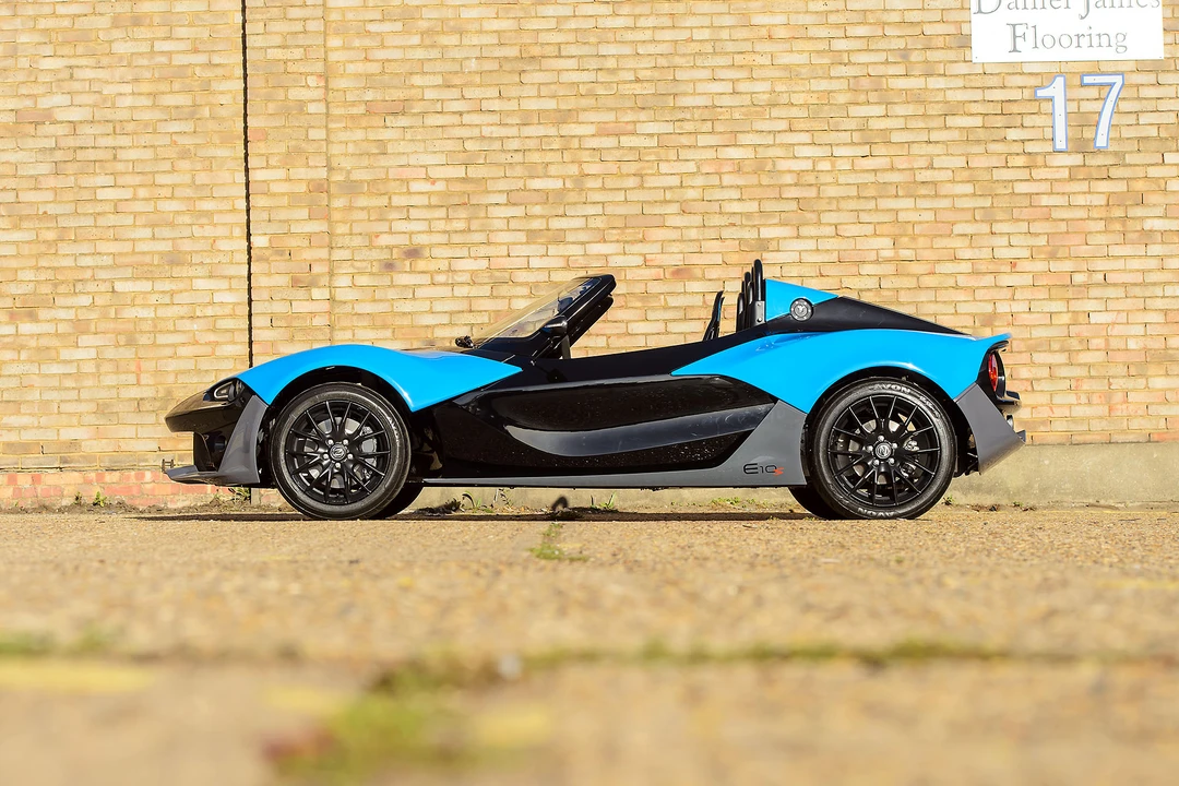 2015 Zenos - Image 12 of 31