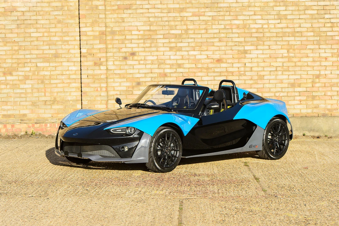 2015 Zenos - Image 13 of 31