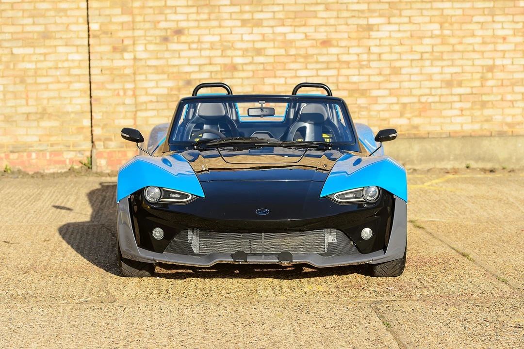 2015 Zenos - Image 3 of 31
