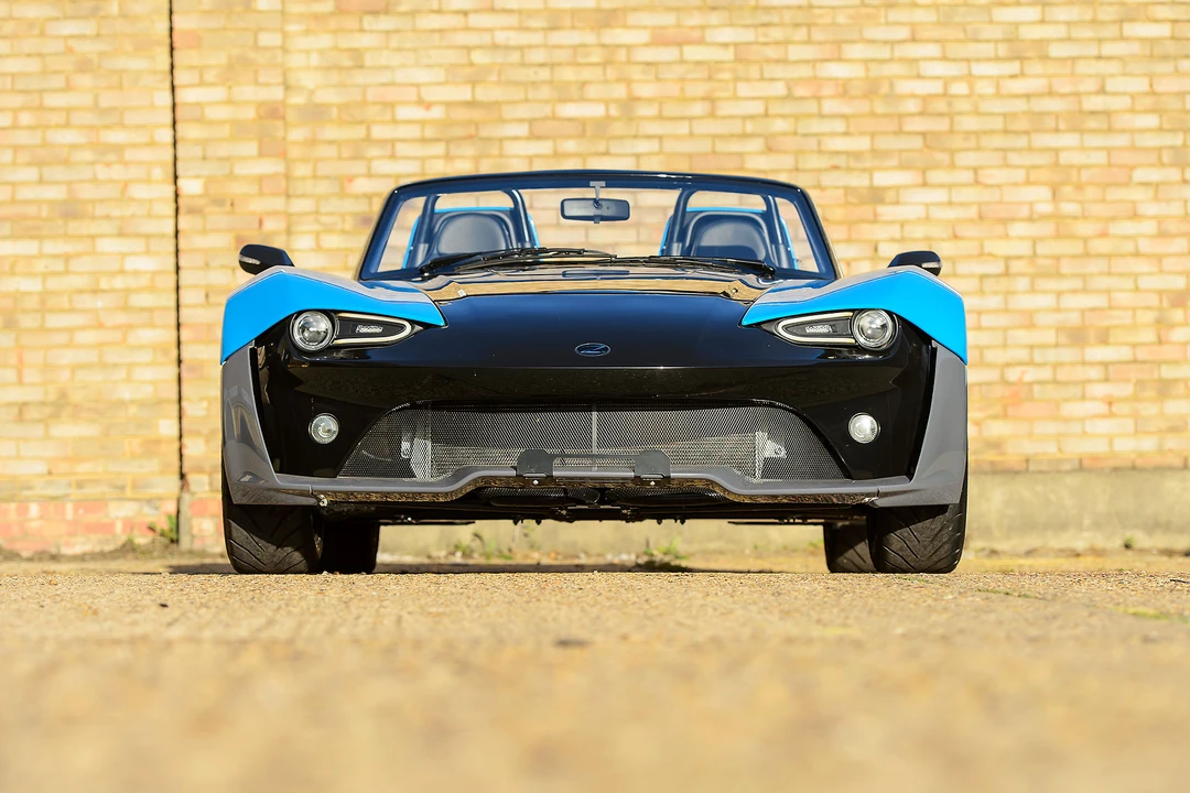 2015 Zenos - Image 19 of 31