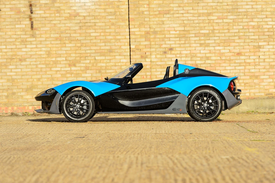 2015 Zenos - Image 21 of 31