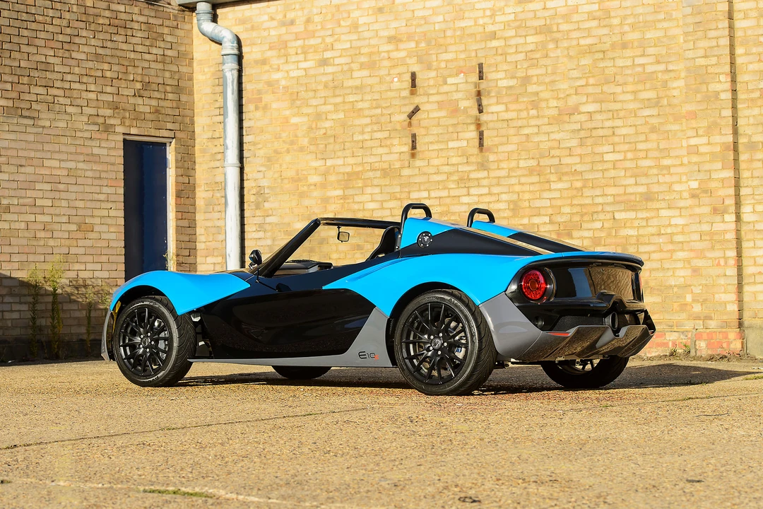 2015 Zenos - Image 22 of 31