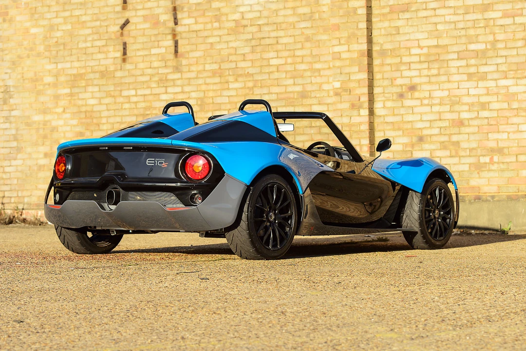 2015 Zenos - Image 24 of 31