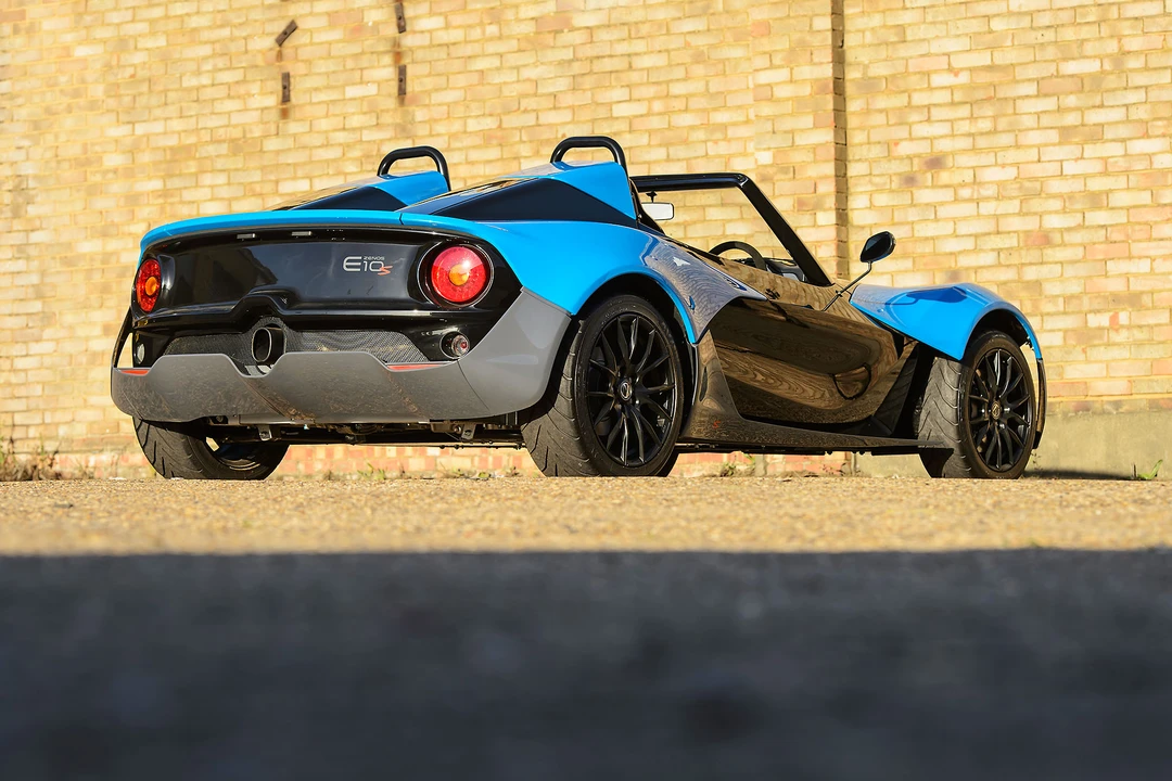 2015 Zenos - Image 25 of 31