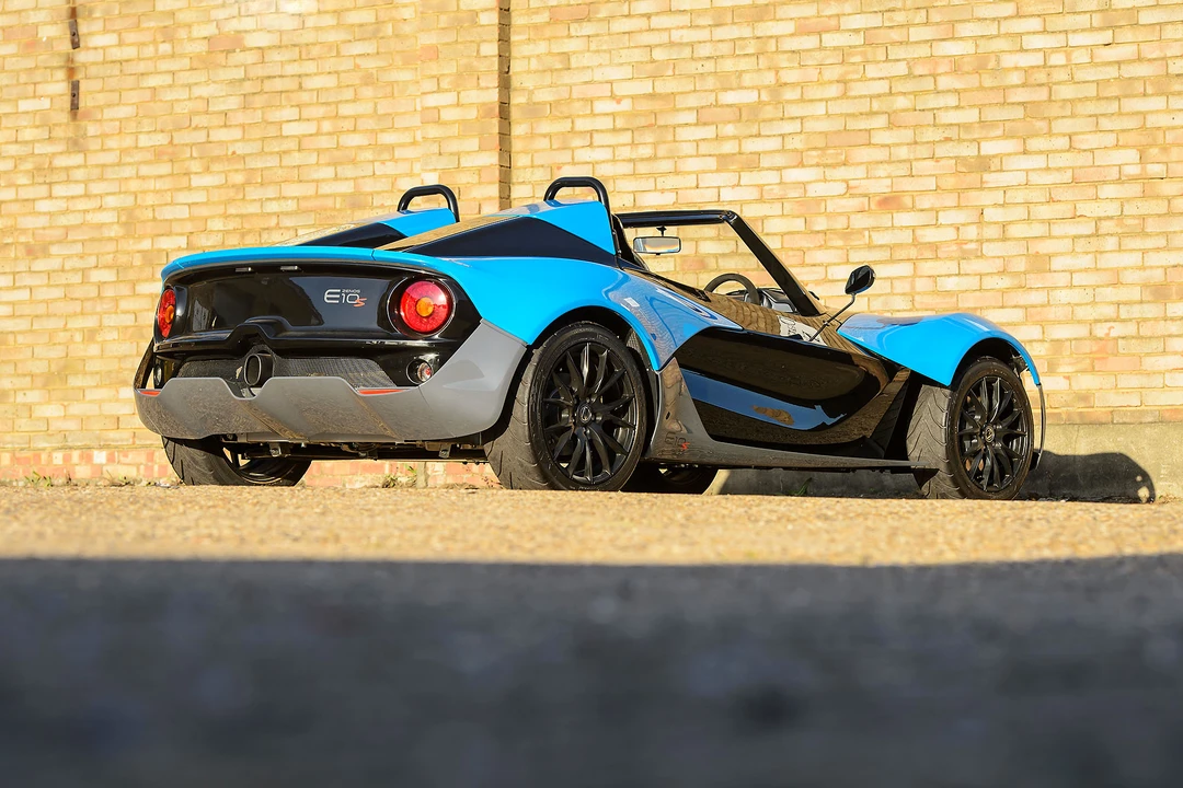 2015 Zenos - Image 28 of 31