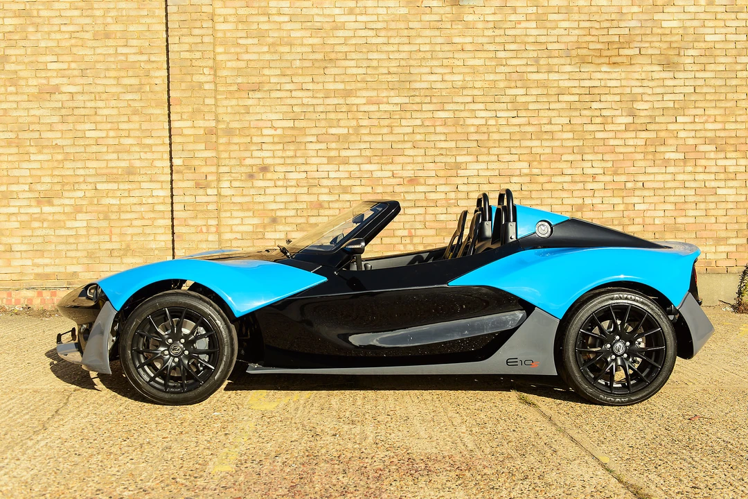 2015 Zenos - Image 29 of 31