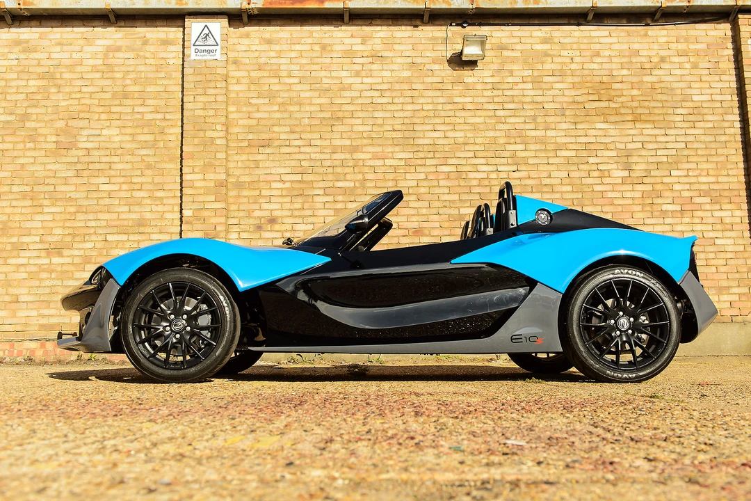 2015 Zenos - Image 30 of 31