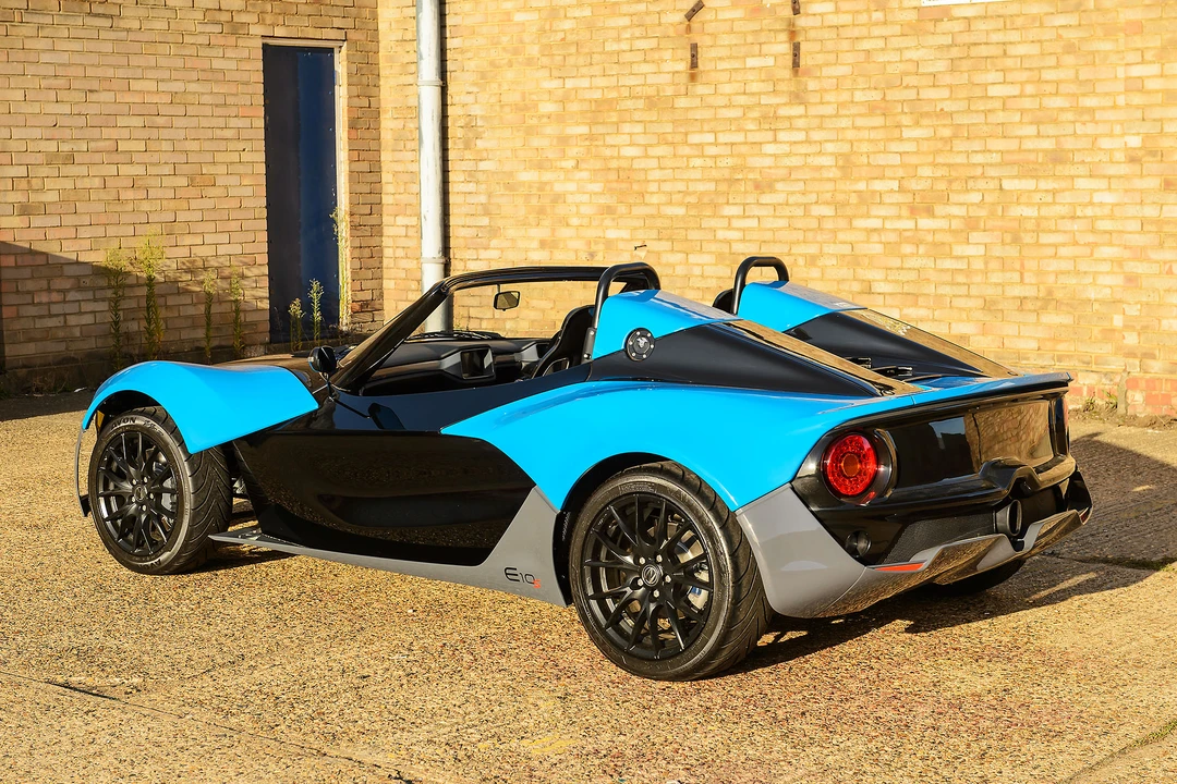 2015 Zenos - Image 9 of 31