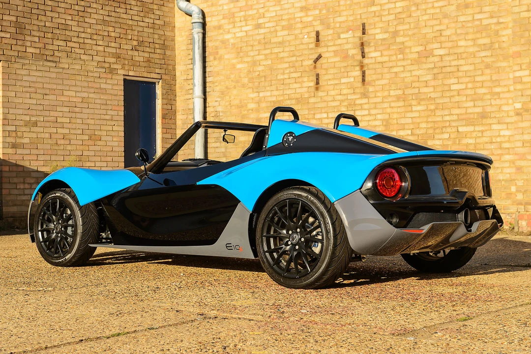 2015 Zenos - Image 6 of 31