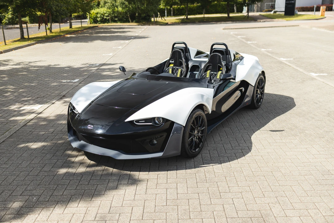 2015 Zenos - Image 12 of 31