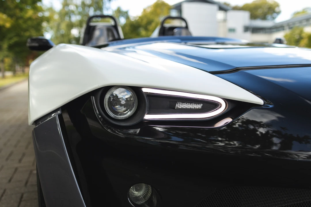 2015 Zenos - Image 26 of 31