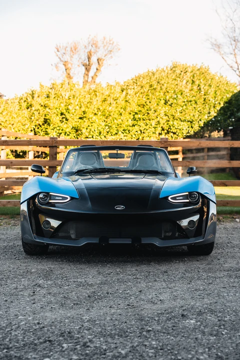2015 Zenos - Image 30 of 31