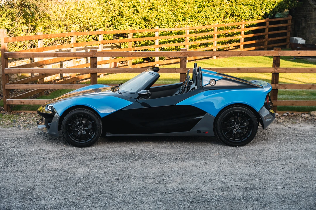 2015 Zenos - Image 12 of 31