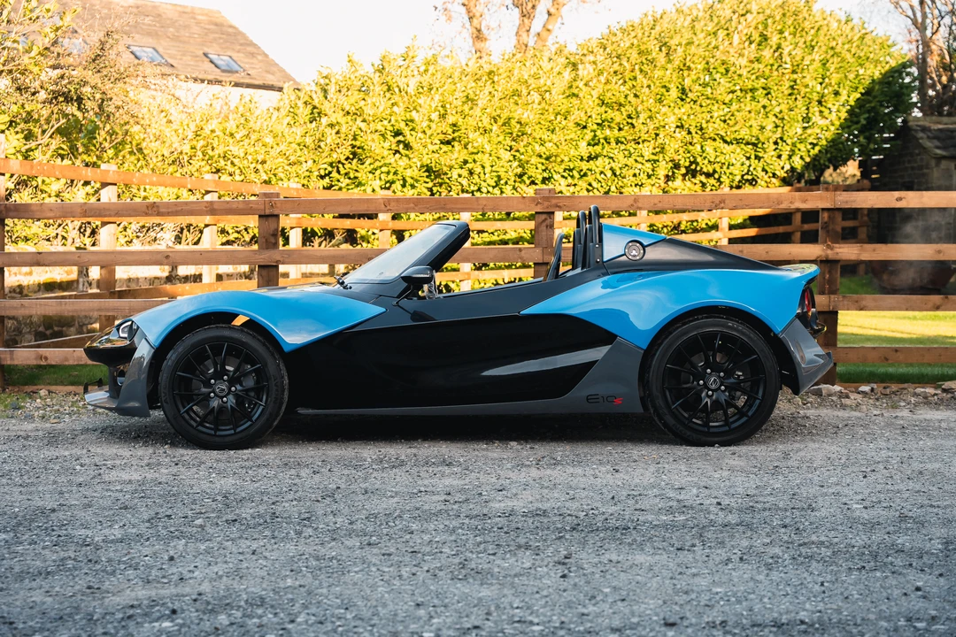 2015 Zenos - Image 4 of 31