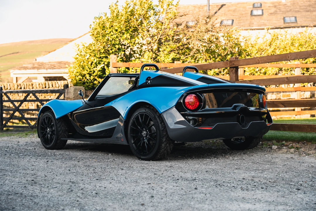 2015 Zenos - Image 5 of 31