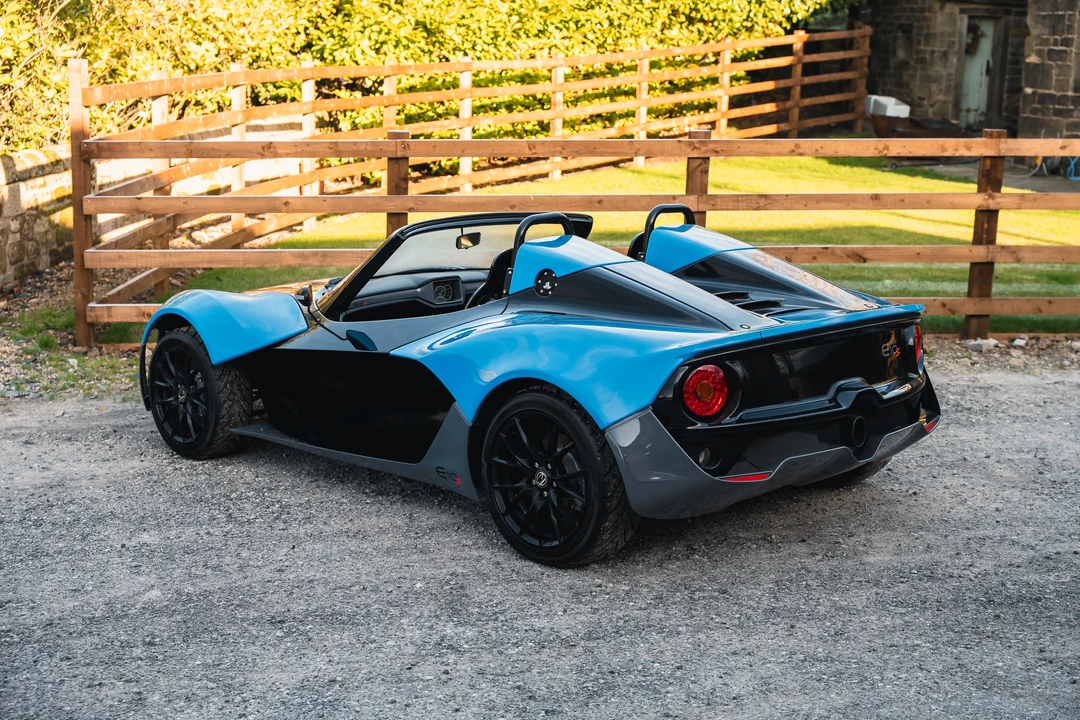 2015 Zenos - Image 16 of 31