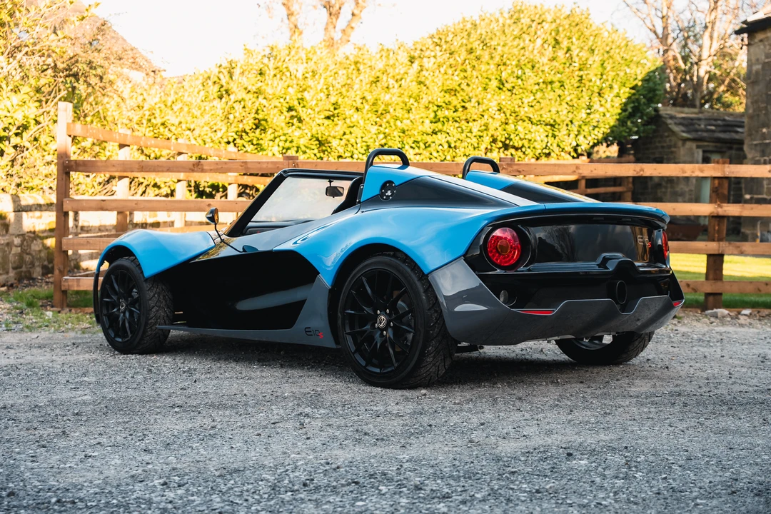 2015 Zenos - Image 17 of 31