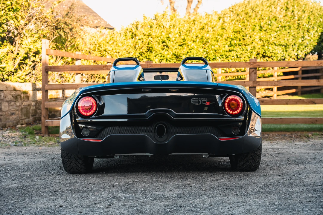 2015 Zenos - Image 6 of 31