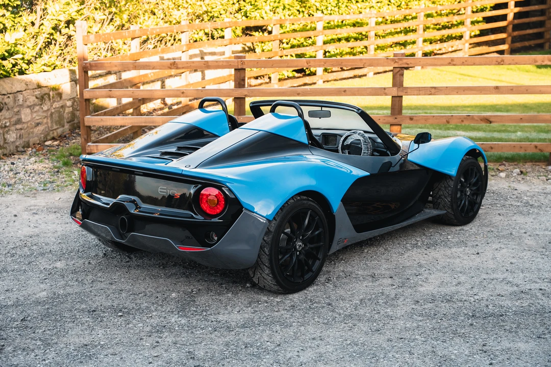 2015 Zenos - Image 19 of 31