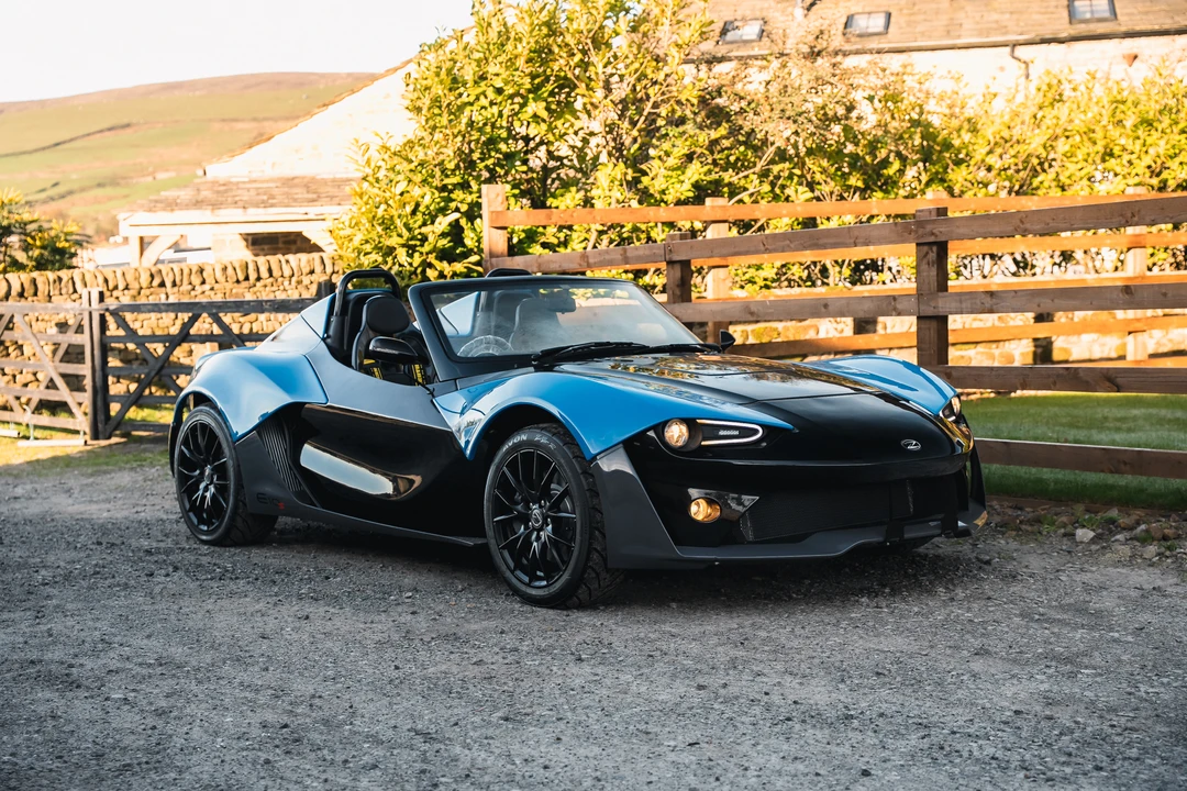 2015 Zenos - Image 23 of 31