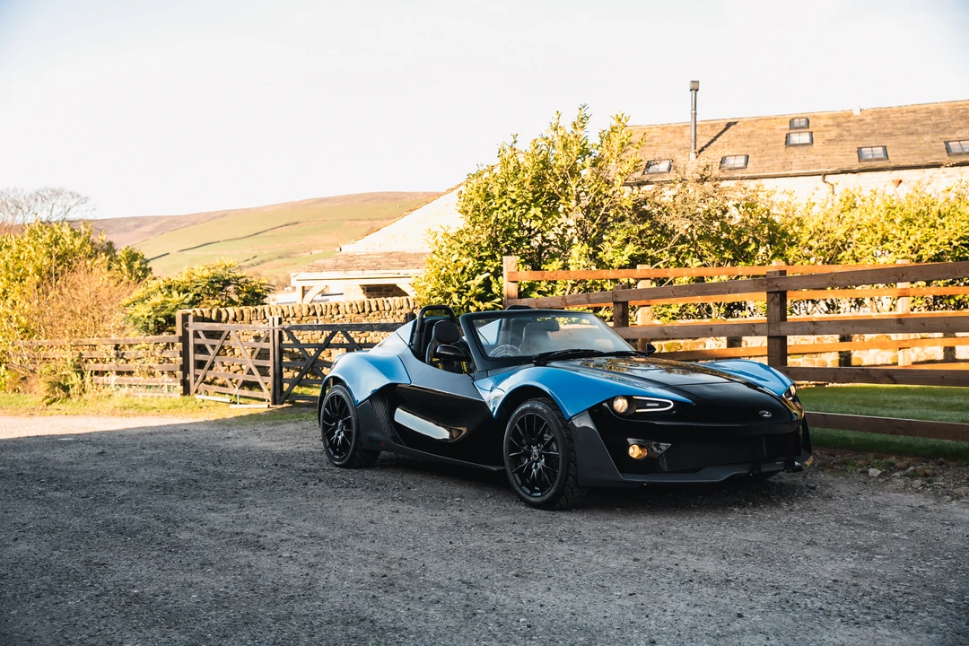 2015 Zenos - Image 24 of 31