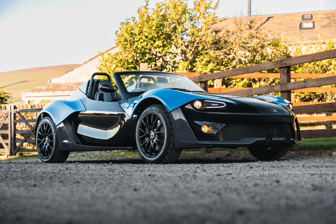 2015 Zenos - Image 26 of 31