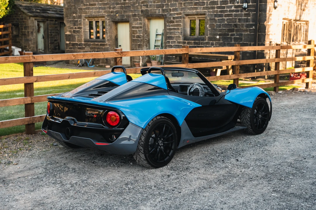 2015 Zenos - Image 27 of 31