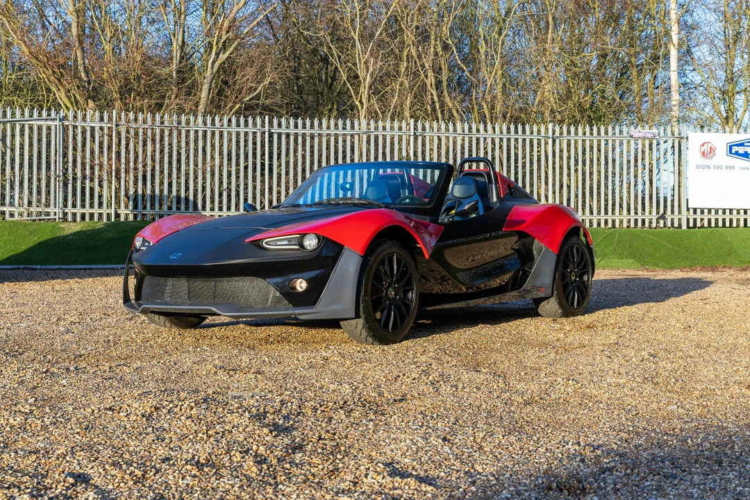 2015 Zenos - Image 3 of 21