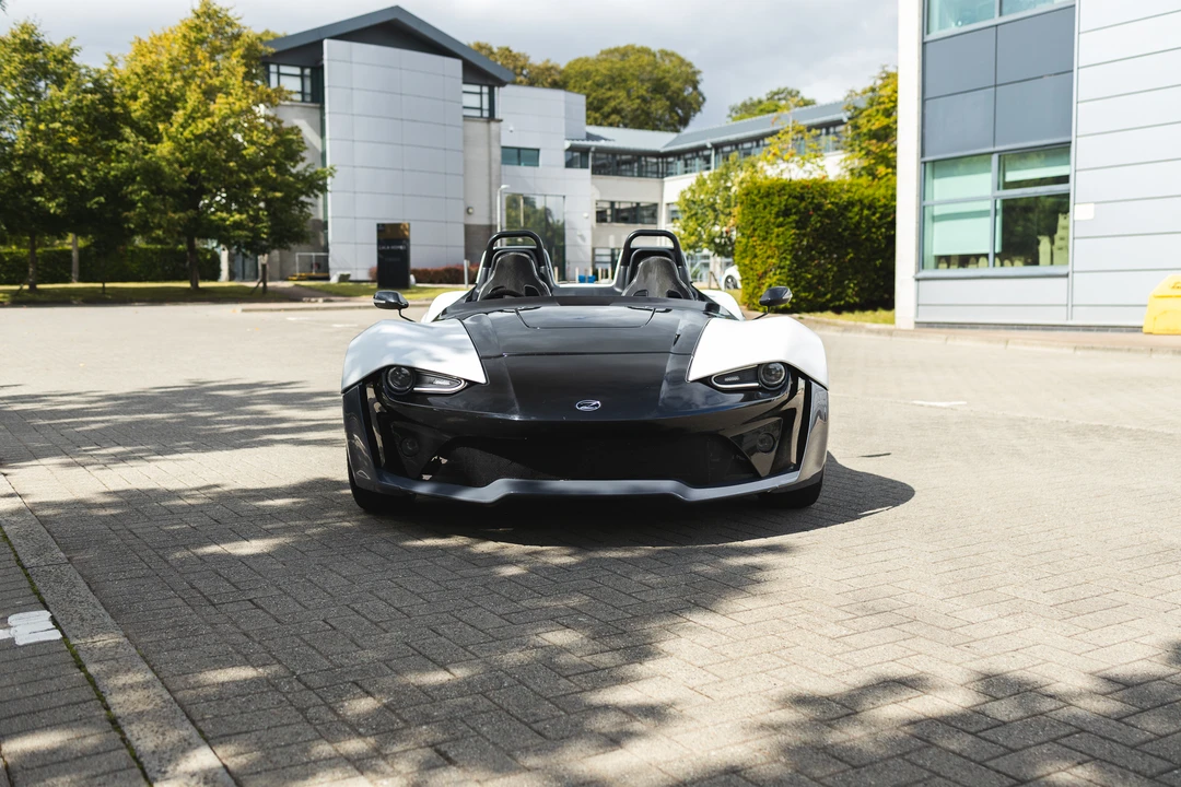 2015 Zenos - Image 3 of 31