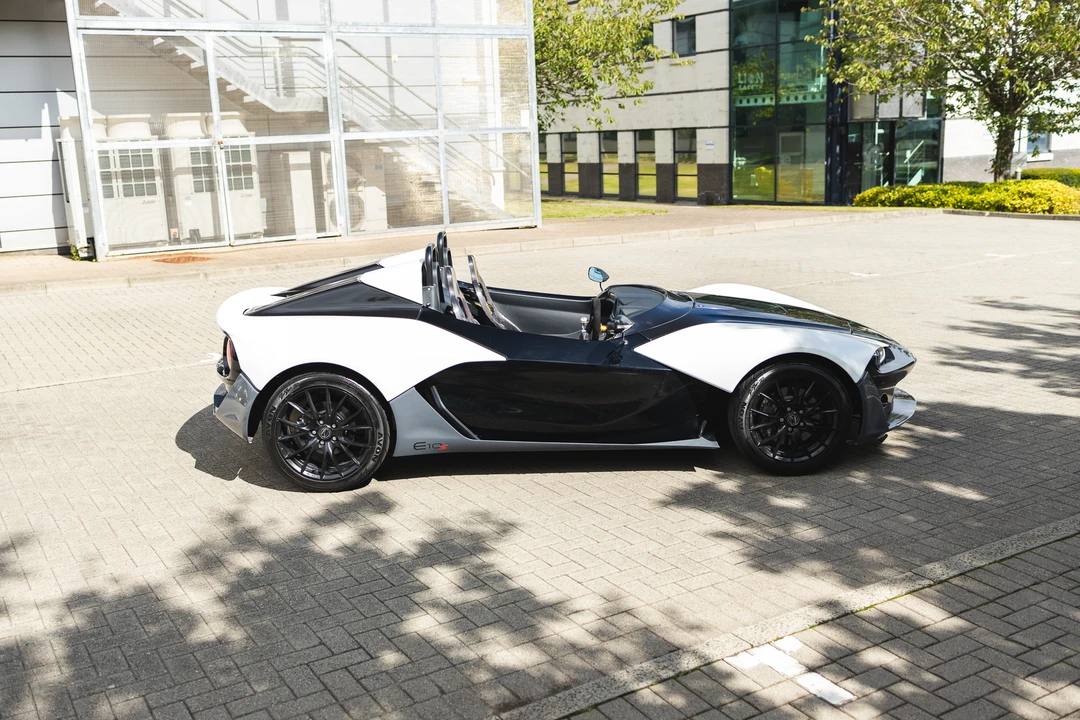 2015 Zenos - Image 17 of 31