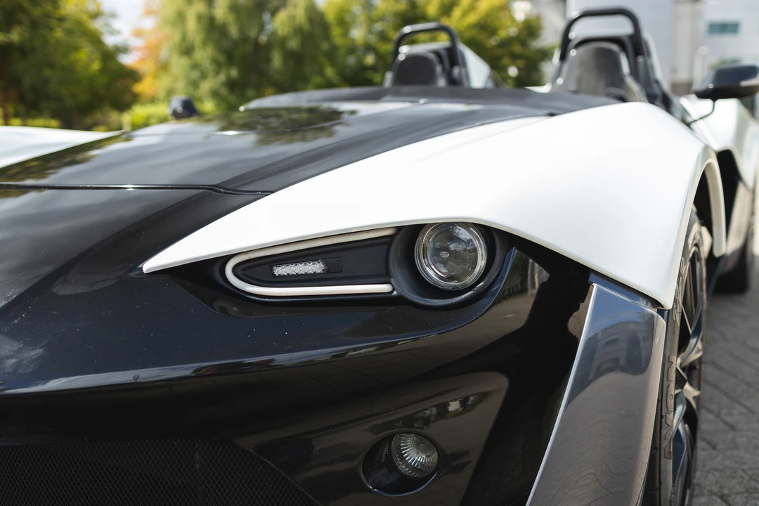 2015 Zenos - Image 23 of 31