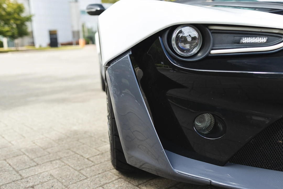 2015 Zenos - Image 26 of 31