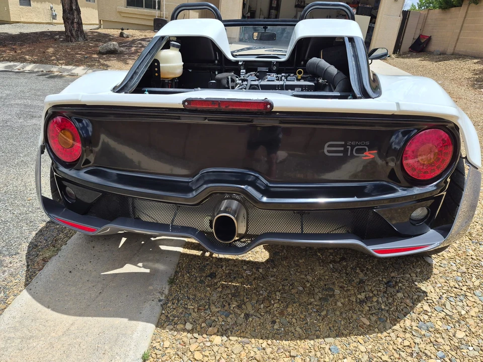2015 Zenos - Image 10 of 31
