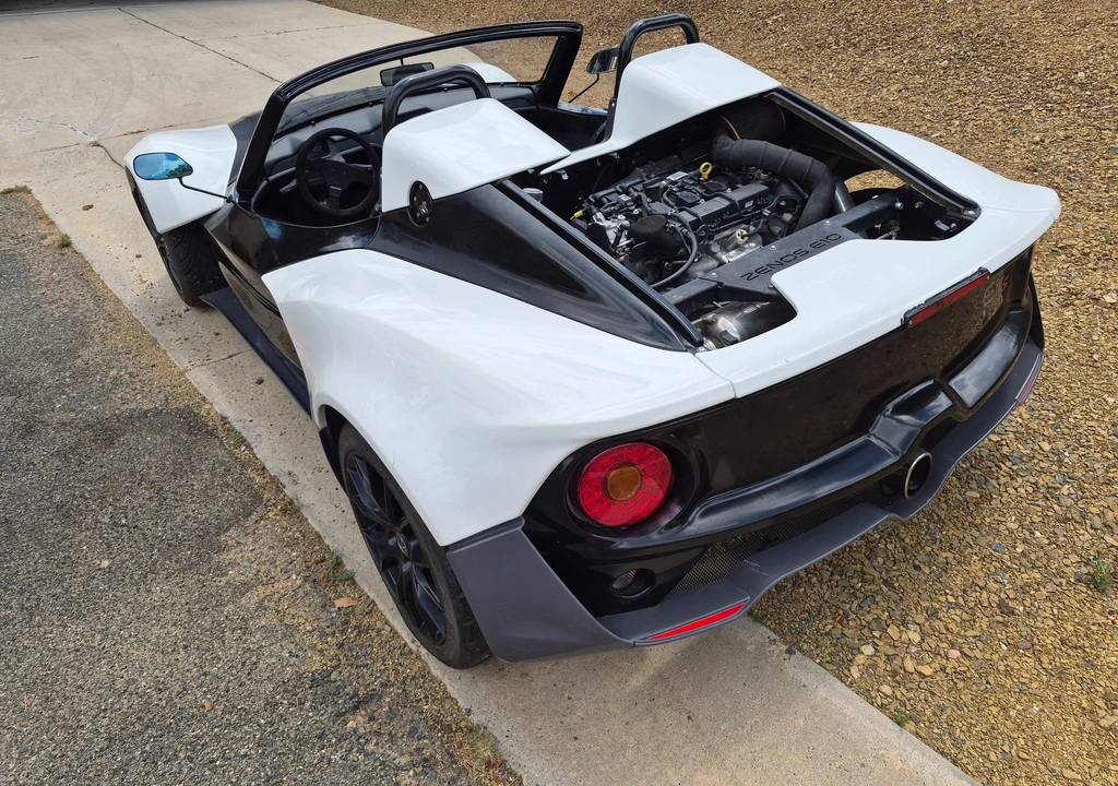 2015 Zenos - Image 13 of 31