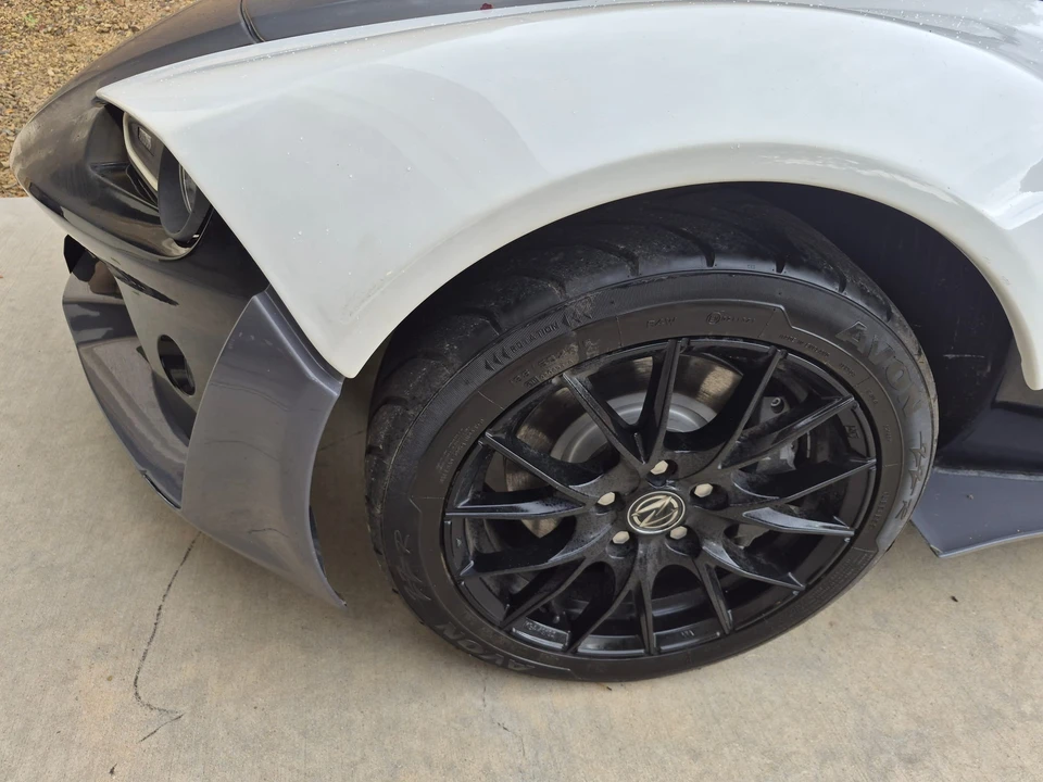 2015 Zenos - Image 24 of 31