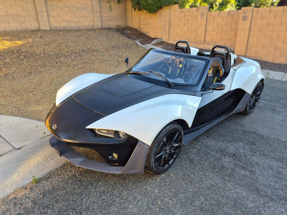 2015 Zenos - Image 3 of 31
