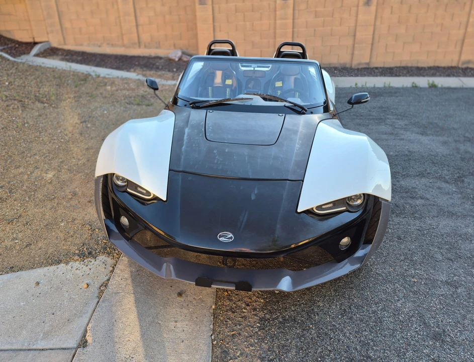 2015 Zenos - Image 4 of 31