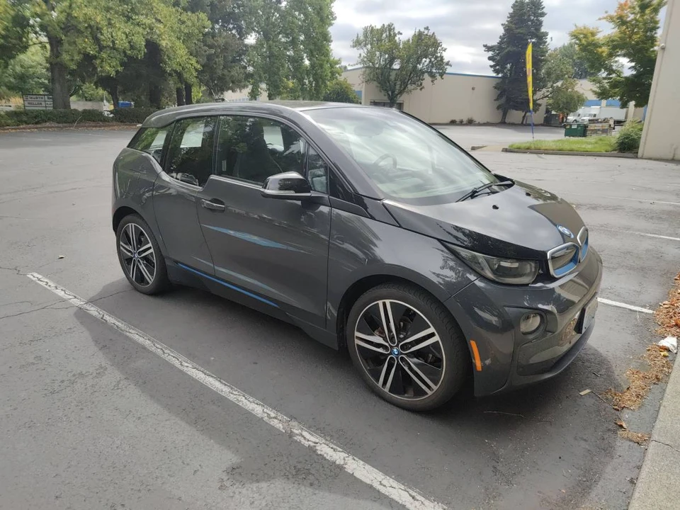 2015 BMW i3 - Image 2 of 9