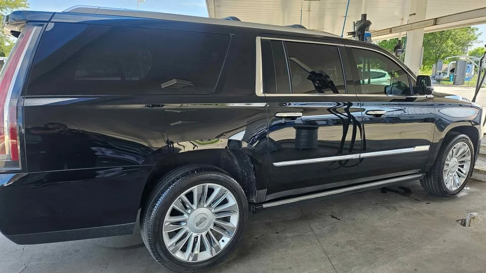 2015 Cadillac Escalade 4th Gen - Image 3 of 10