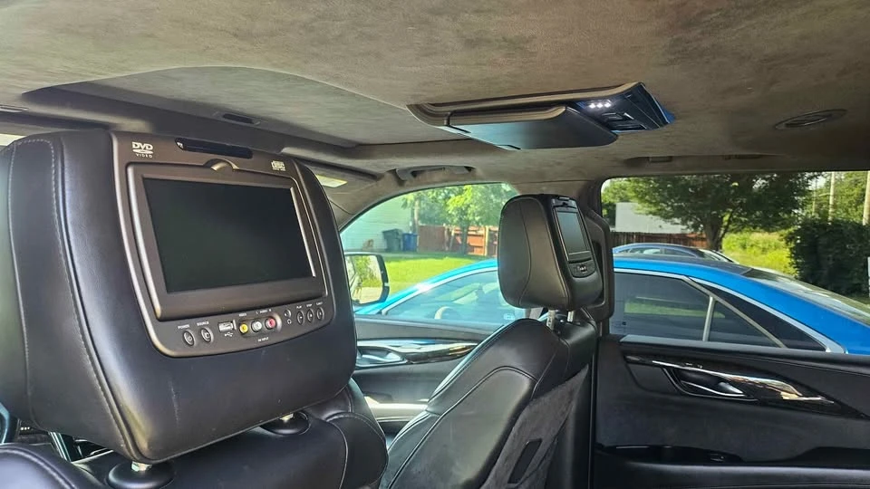 2015 Cadillac Escalade 4th Gen - Image 9 of 10