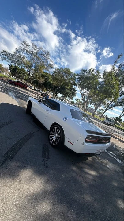 2015 Dodge Challenger 3rd Gen - Image 4 of 9