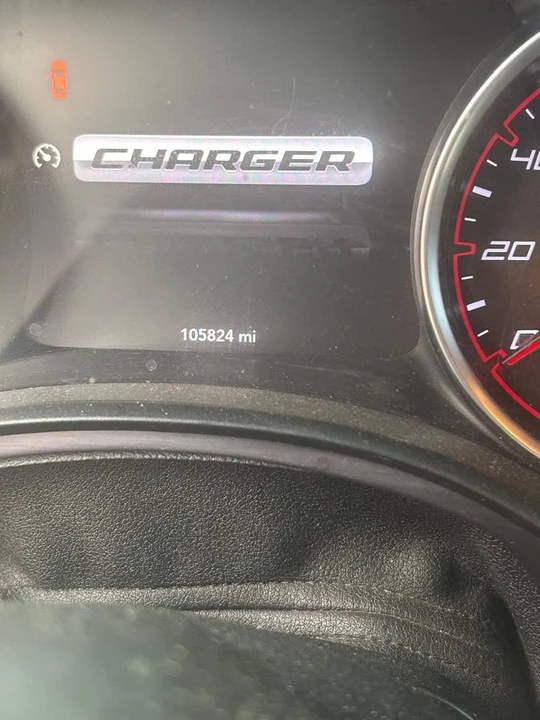 2015 Dodge Charger 7th Gen - Image 4 of 15
