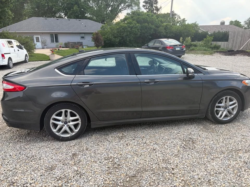 2015 Ford Fusion 2nd Gen - Image 5 of 11