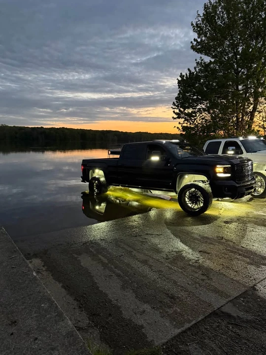 2015 GMC Sierra Heavy Duty 4th Gen - Image 4 of 5