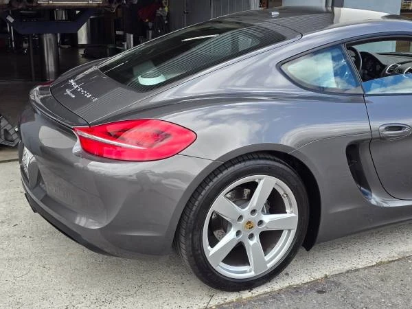 2015 Porsche 981 Cayman - Image 18 of 21