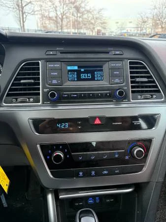 2015 Hyundai Sonata - Image 10 of 11
