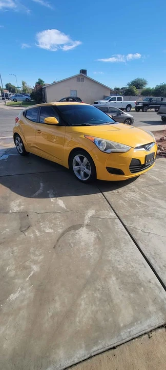 2015 Hyundai Veloster - Image 2 of 9