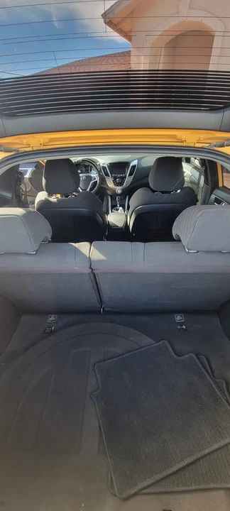 2015 Hyundai Veloster - Image 6 of 9