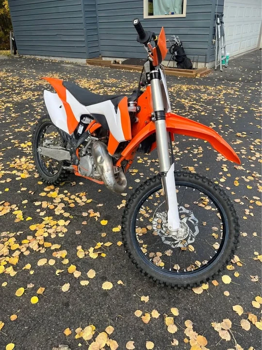 2015 KTM - Image 2 of 7