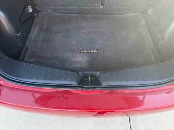 2015 Nissan Versa - Image 10 of 14